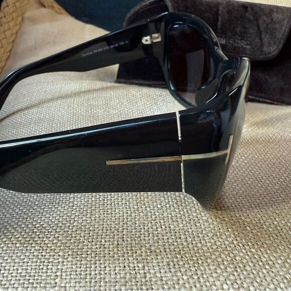 Tom Ford Tortoise Shell Sunglasses - Picture 7 of 10